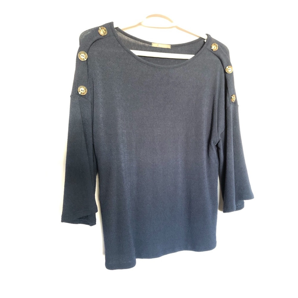 Lightweight sweater, cropped sleeves